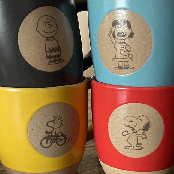 Hallmark Peanuts collab Blue, red, black, yellow w/ Cream Mugs - Picture 3 of 4